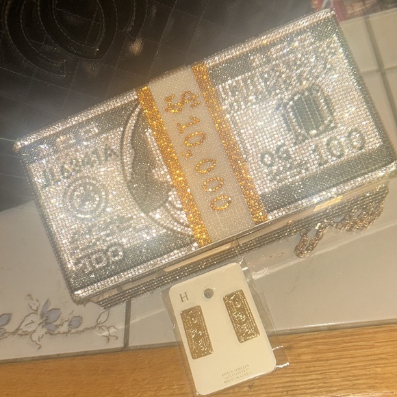 Cash clutch💯Vegas Style clutch with rhinestones $10,000 - Picture 3 of 6